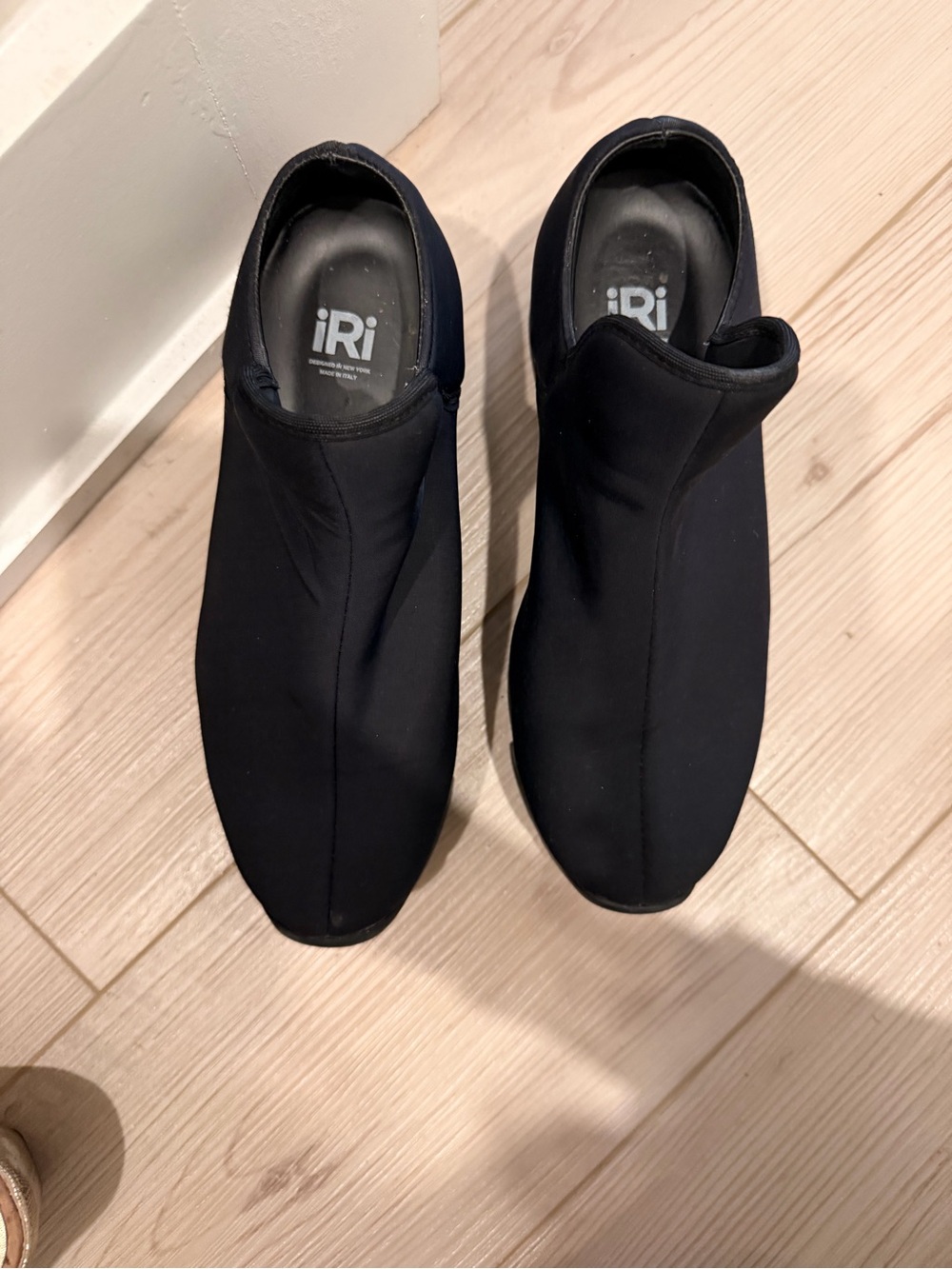 iRi Women's Black Slip-On Neoprene Sneakers
